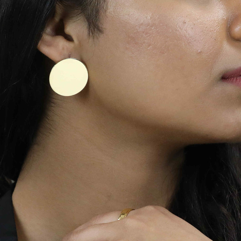 Model Wearing Solid Round Circle Gold Earrings by Jewelry Lane